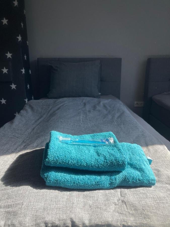 Apartment Gross 4 Zimmer Essen Eksteriør bilde