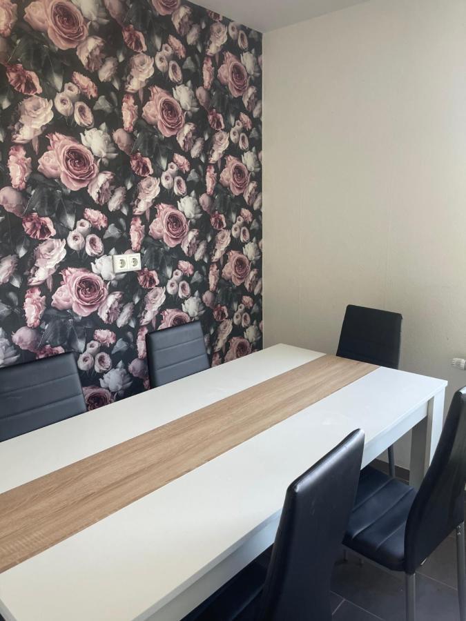 Apartment Gross 4 Zimmer Essen Eksteriør bilde